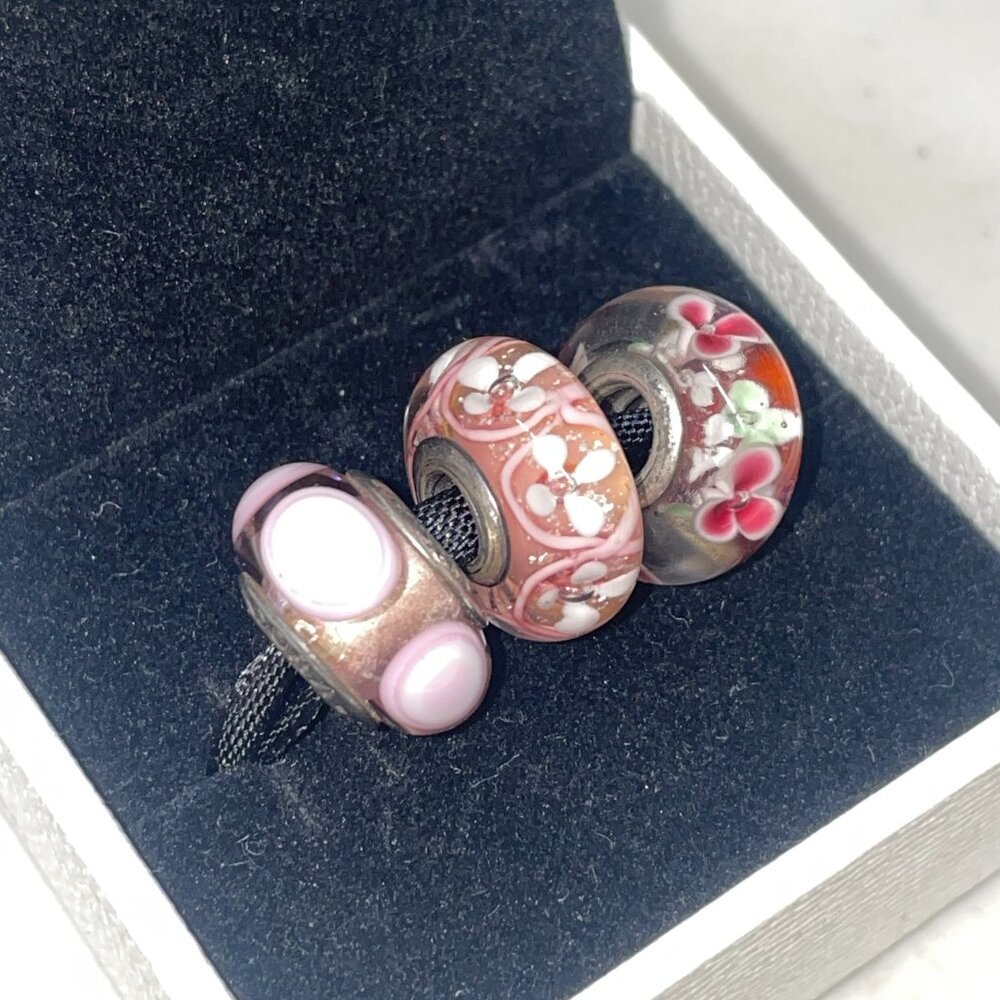 3 PANDORA CHARMS